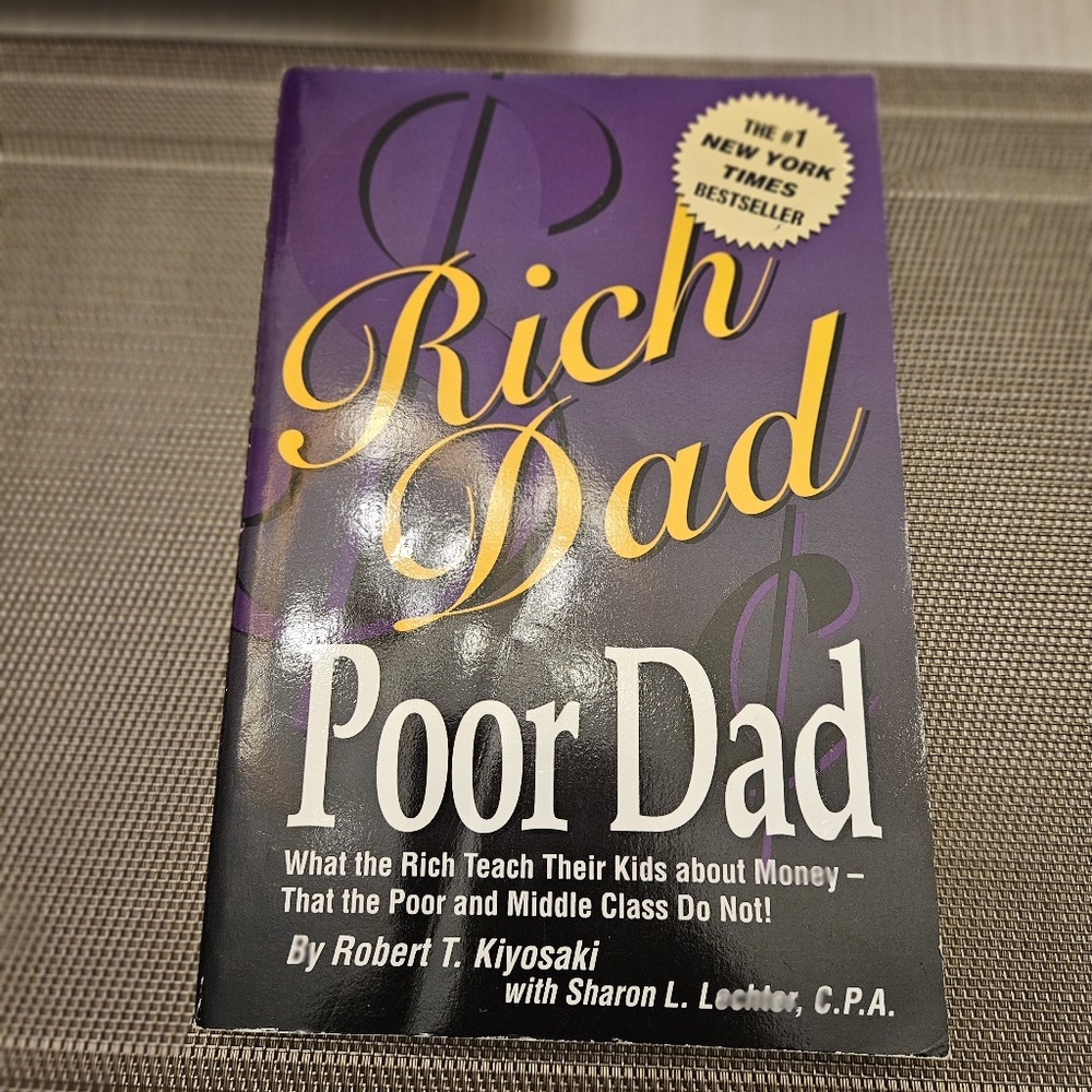 Rich Dad Poor Dad Robert Kiyosaki soft cover book 2000